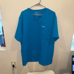 Sky Blue FIGS Scrub Top XXL